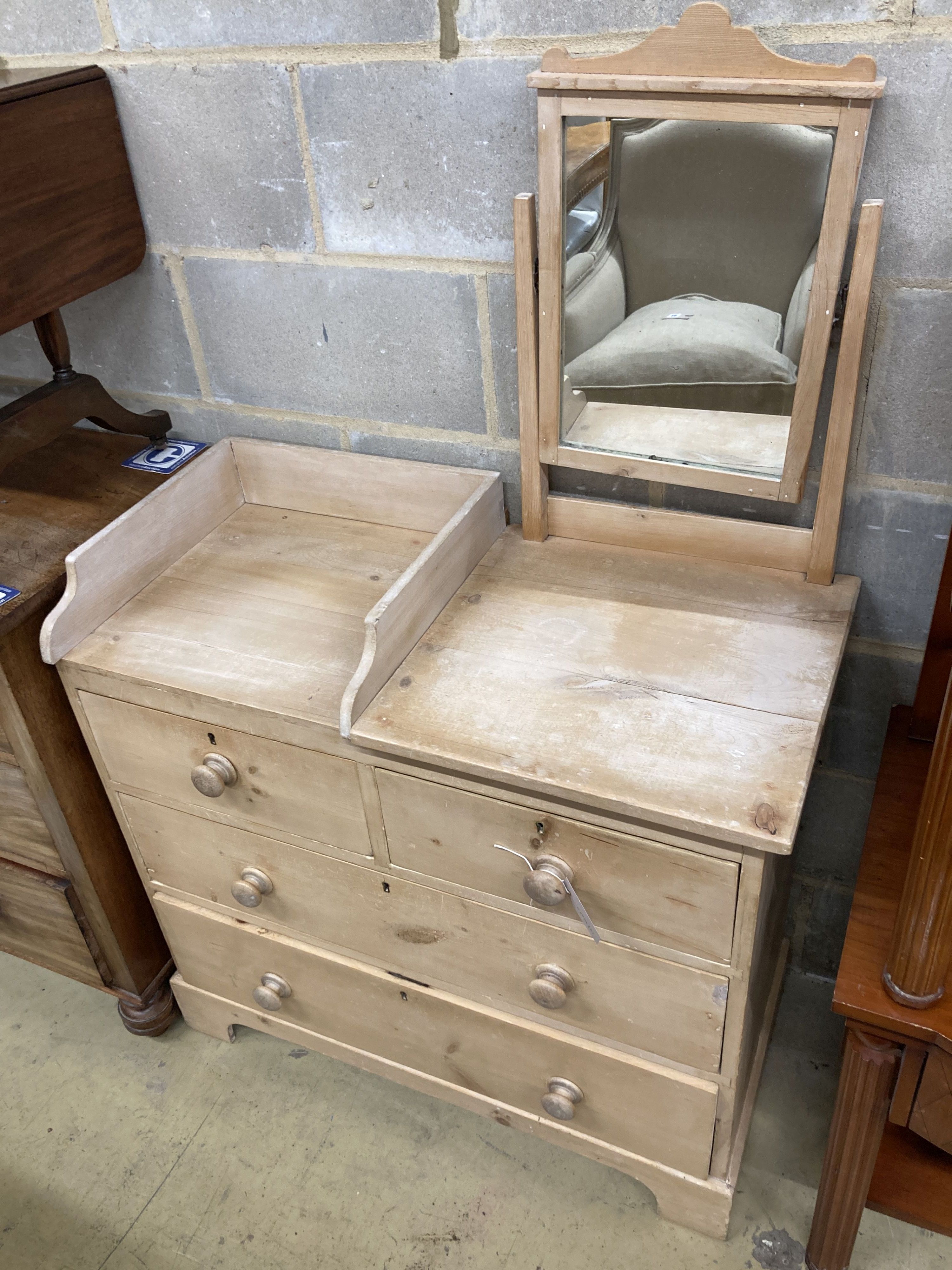 A Victorian mahogany wash stand, width 90cm, depth 45cm, height 135cm